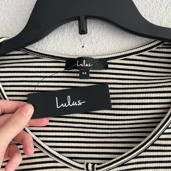 NWT Lulus Striped Button Up Crop Top Size XS Short Sleeve Stretch Casual - Picture 4 of 5